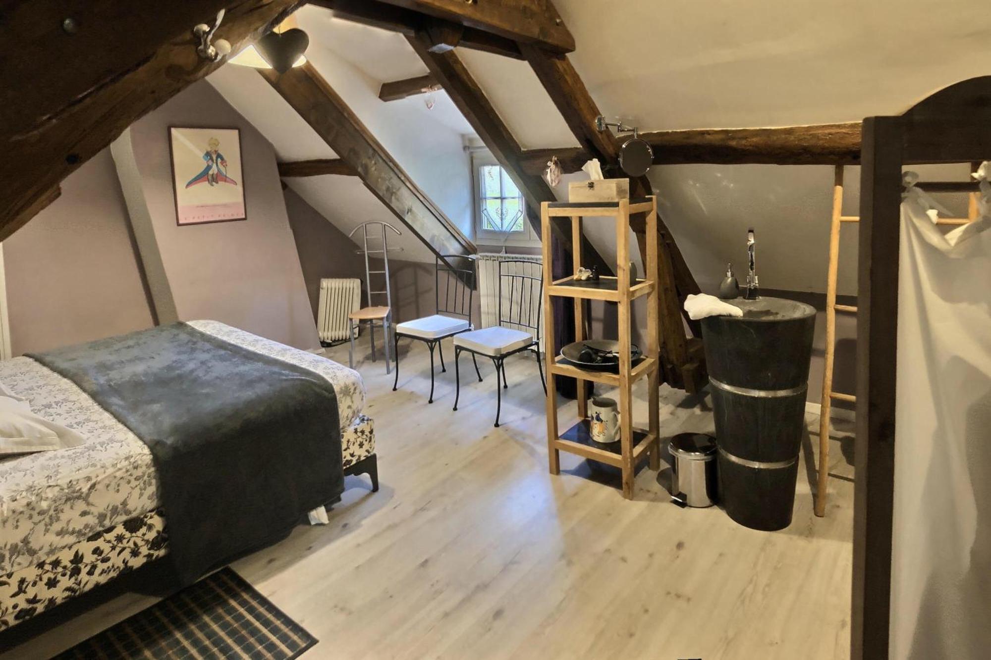 Hotel La Colliniére Sainte-Gemme-Moronval Habitación foto